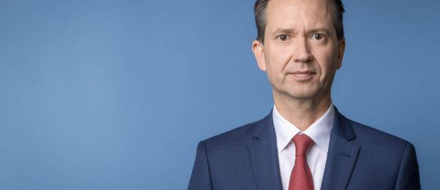 Minister Eddy van Hijum