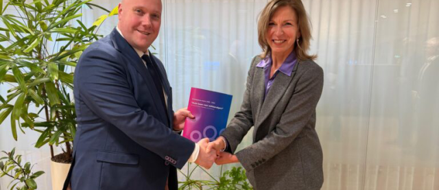 Connie Maathuis & minister Aartsen