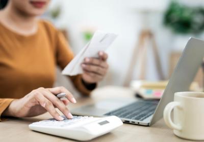 Zzp'er rekent belastingvoordeel uit