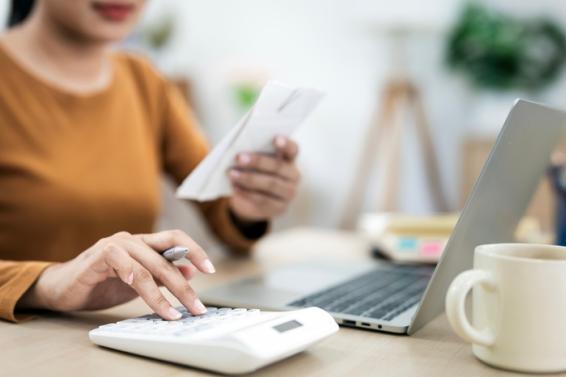 Zzp'er rekent belastingvoordeel uit