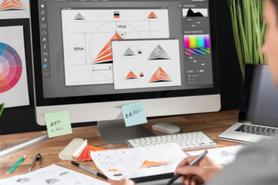 Man is aan het ontwerpen Reals sales video