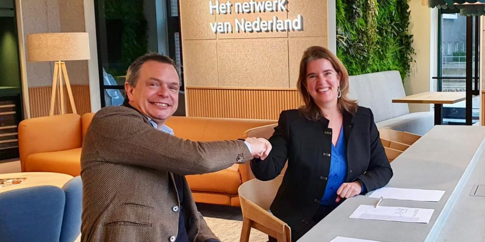 KPN contract ondertekening