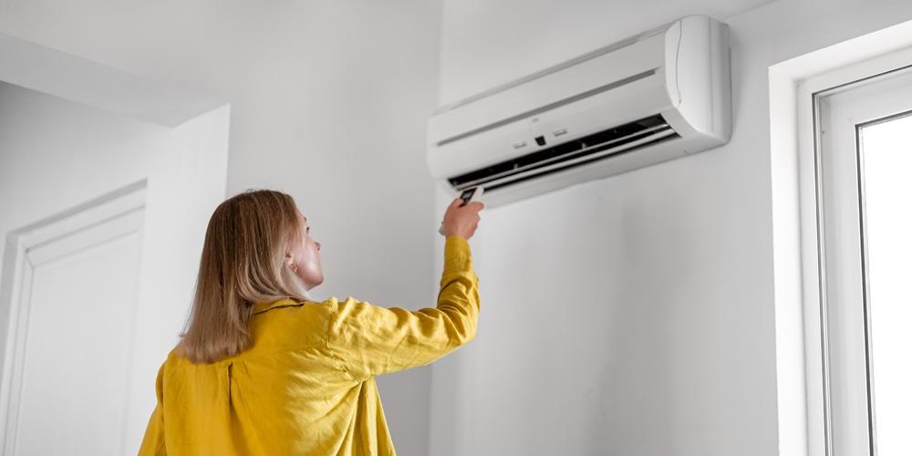 Onderneemster zet airco aan
