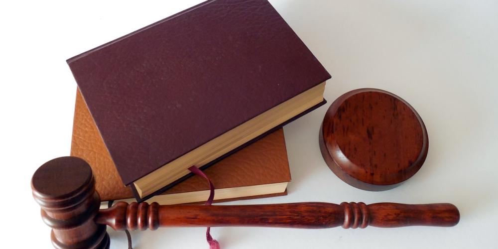 Hamer wetboeken en gaffel