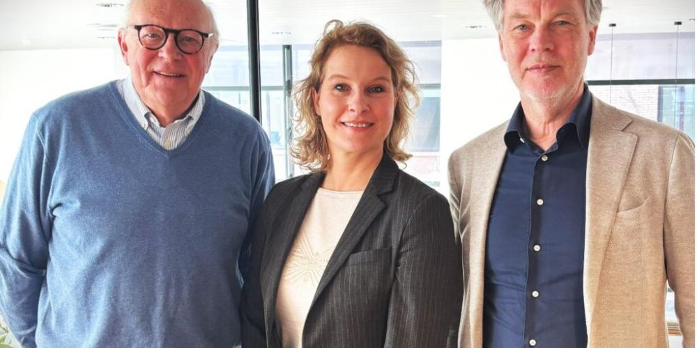 Vlnr: Ton Brinkman (voorzitter PZO), Cristel van de Ven (voorzitter VZN) en Hans Mensonides (bestuurslid PZO)