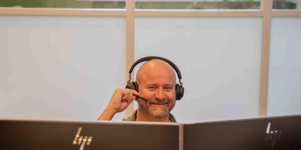 Leo Kits met headset