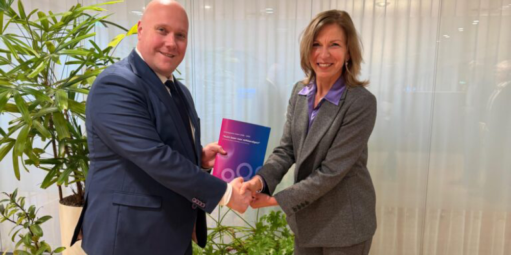 Connie Maathuis & minister Aartsen